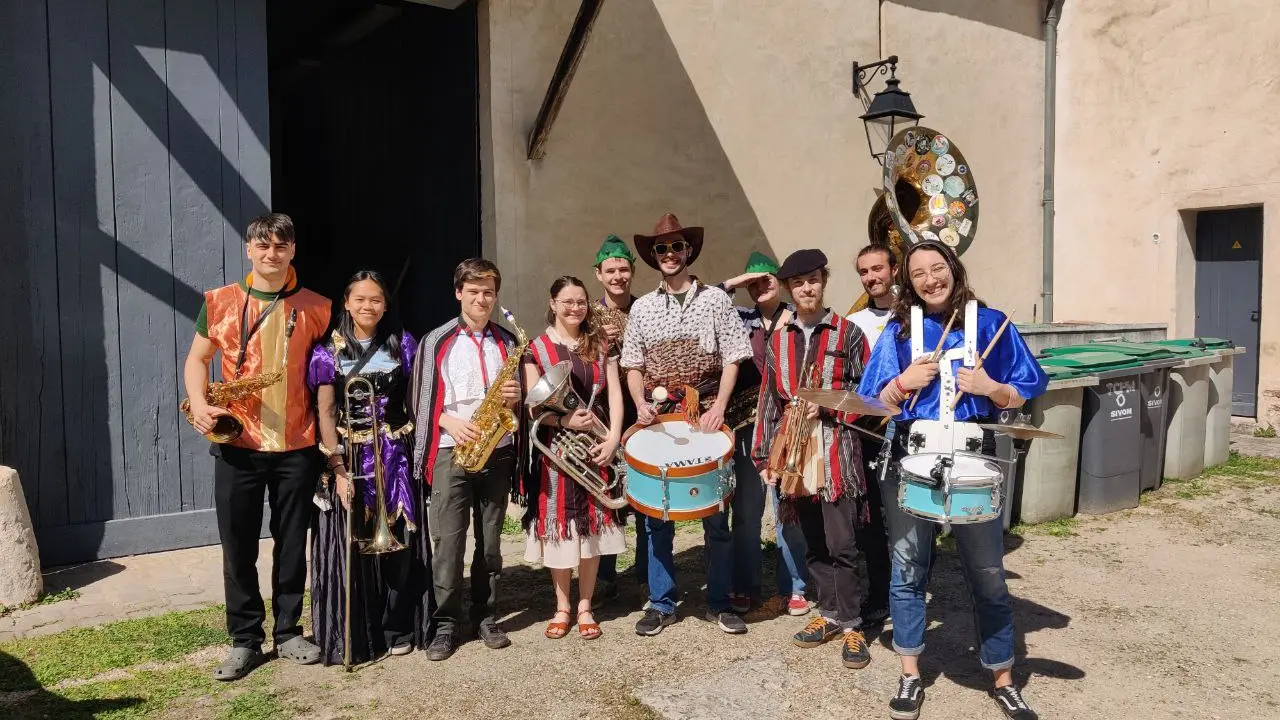 Carnaval de Mandres-les-Roses (94)